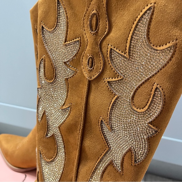 Wild Pair Lucah Women’s Cognac  Western Boots with Gold Accents, Mixed Sizes - Picture 5 of 10